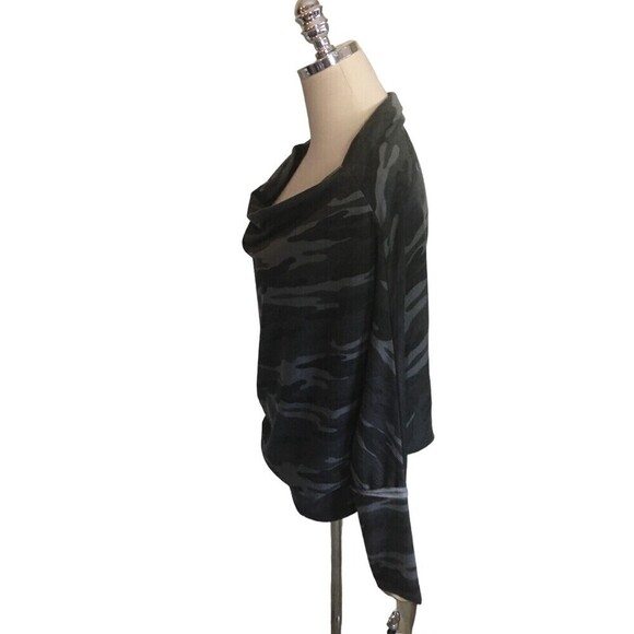 Elan Top Women's Size Medium Gray Camo Raglan Long Sleeve - Picture 2 of 6